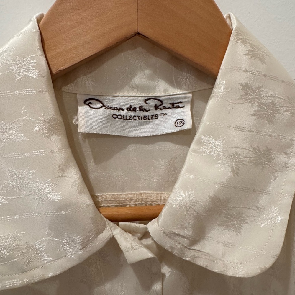 VINTAGE Oscar de la Renta Elegant Cream Blouse. Fits like a 10. - Picture 4 of 9